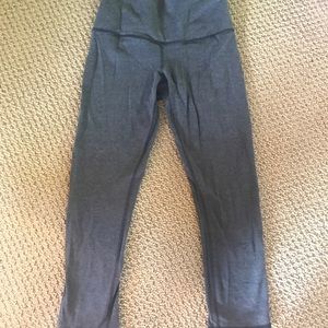 Gray cloth lululemon cropped leggings